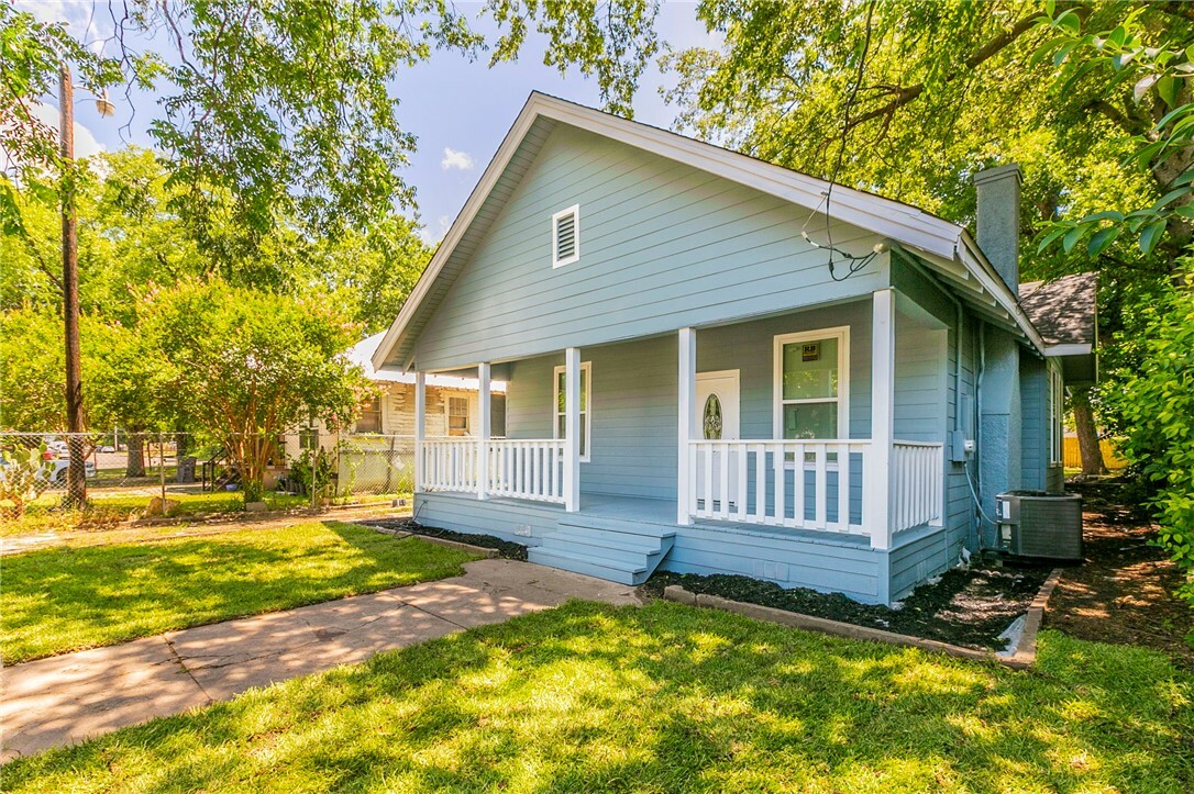 Property Photo:  1112 N 13th Street  TX 76707 