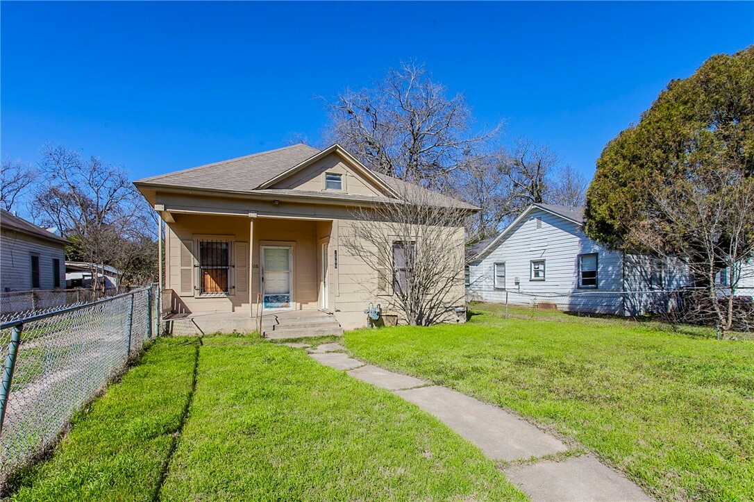 Property Photo:  1909 Pine Avenue  TX 76708 