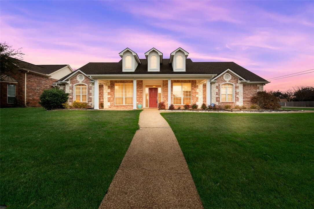 Property Photo:  9401 Silverthorn Drive  TX 76708 