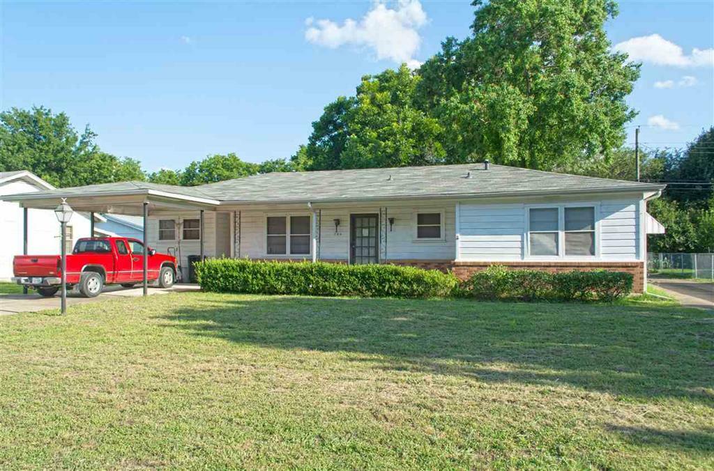 Property Photo: 104 Meadowbrook Drive TX 76706