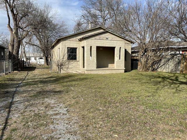 Property Photo:  1215 NW Williams Ave  OK 73507-2654 