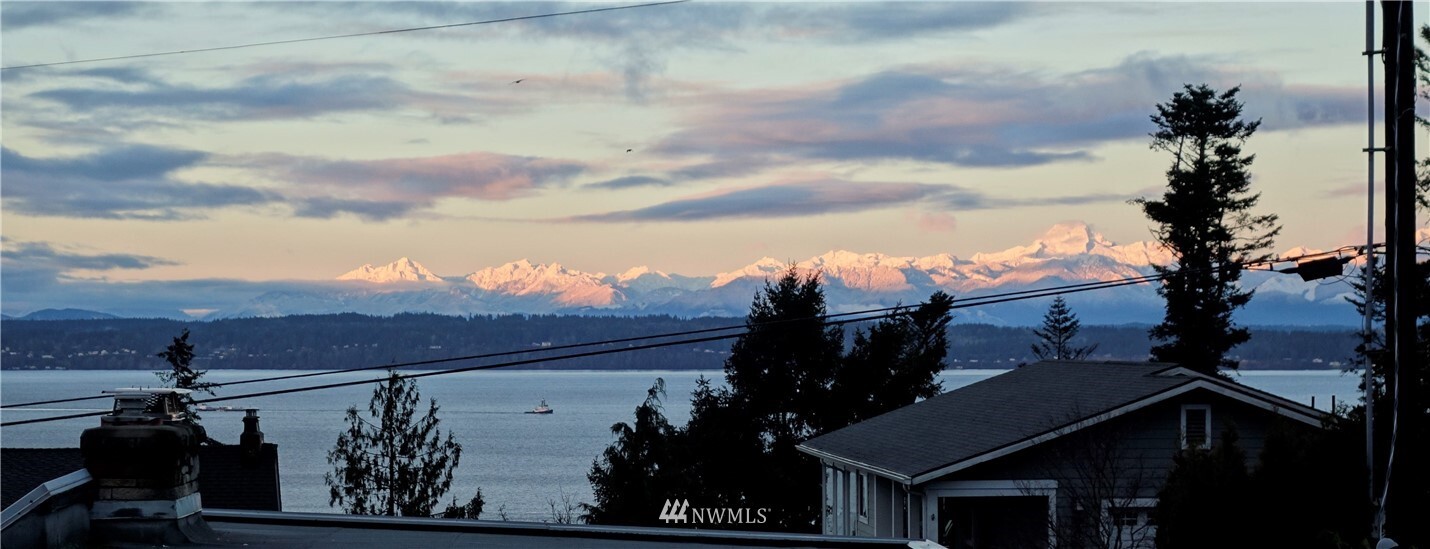 Property Photo:  9049  Loyal Avenue NW  WA 98117 