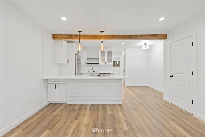 Property Photo: 9623 S 248th Street D7 WA 98030