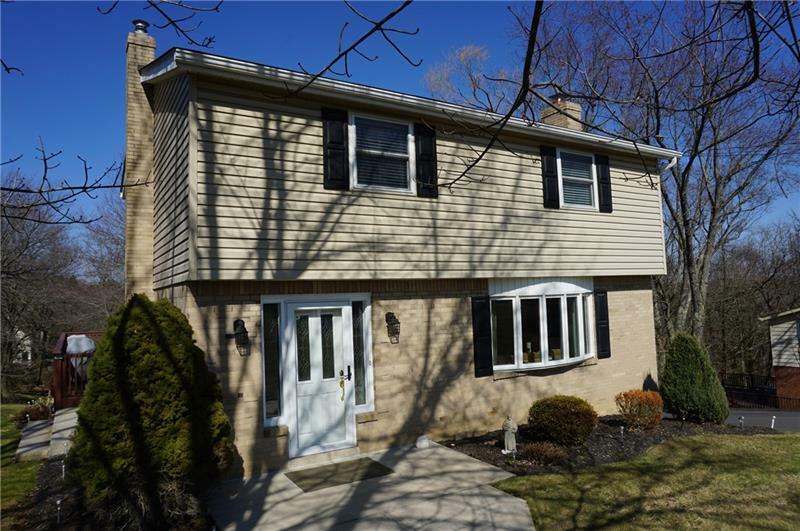 Property Photo:  391 North Pine Circle  PA 15044 