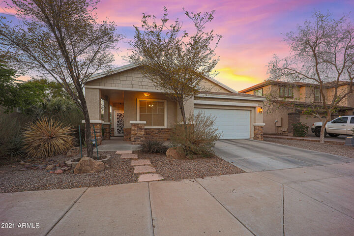 Property Photo: 4110 W Vineyard Road AZ 85041