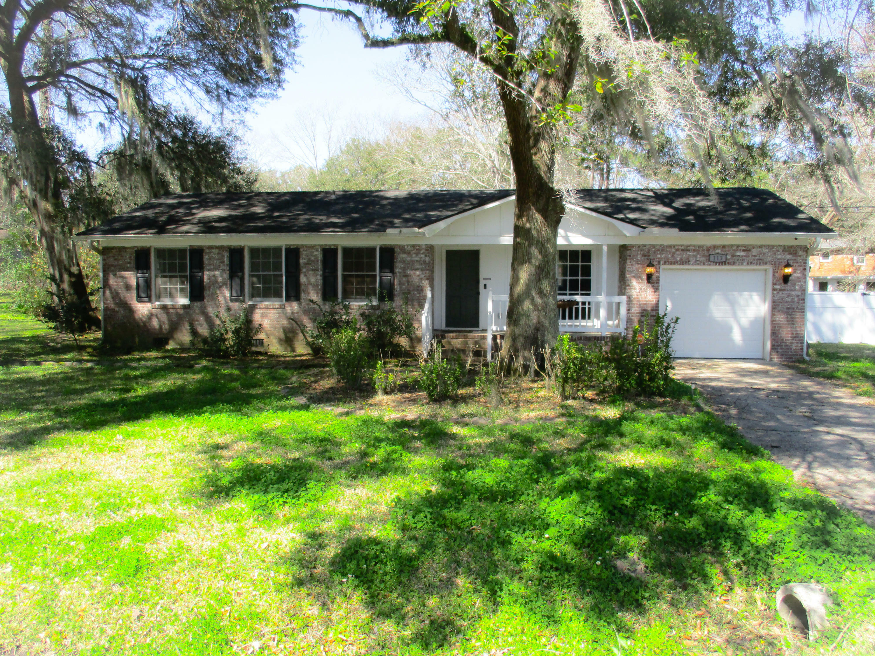 Property Photo:  113 Dale Avenue  SC 29456 