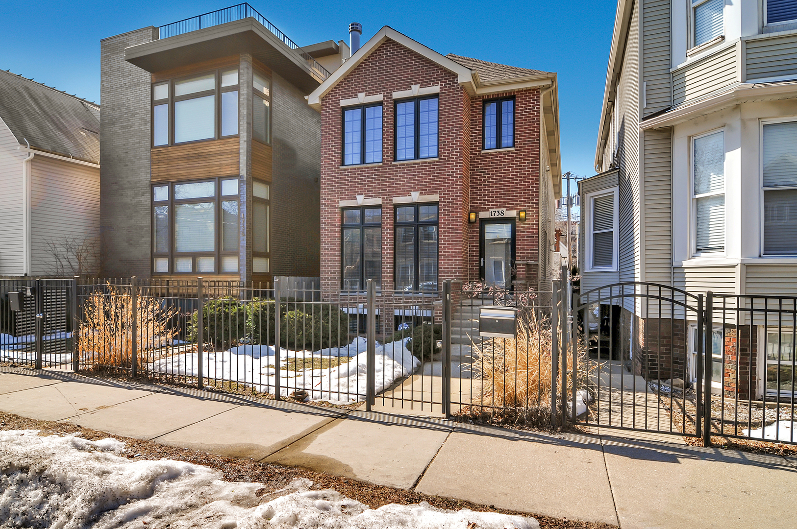 Property Photo:  1738 N Campbell Avenue  IL 60647 
