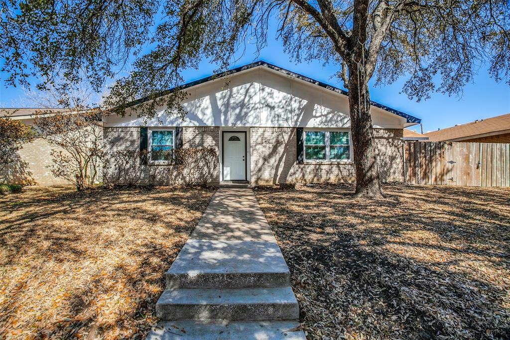 Property Photo:  706 Edelweiss Drive  TX 75052 