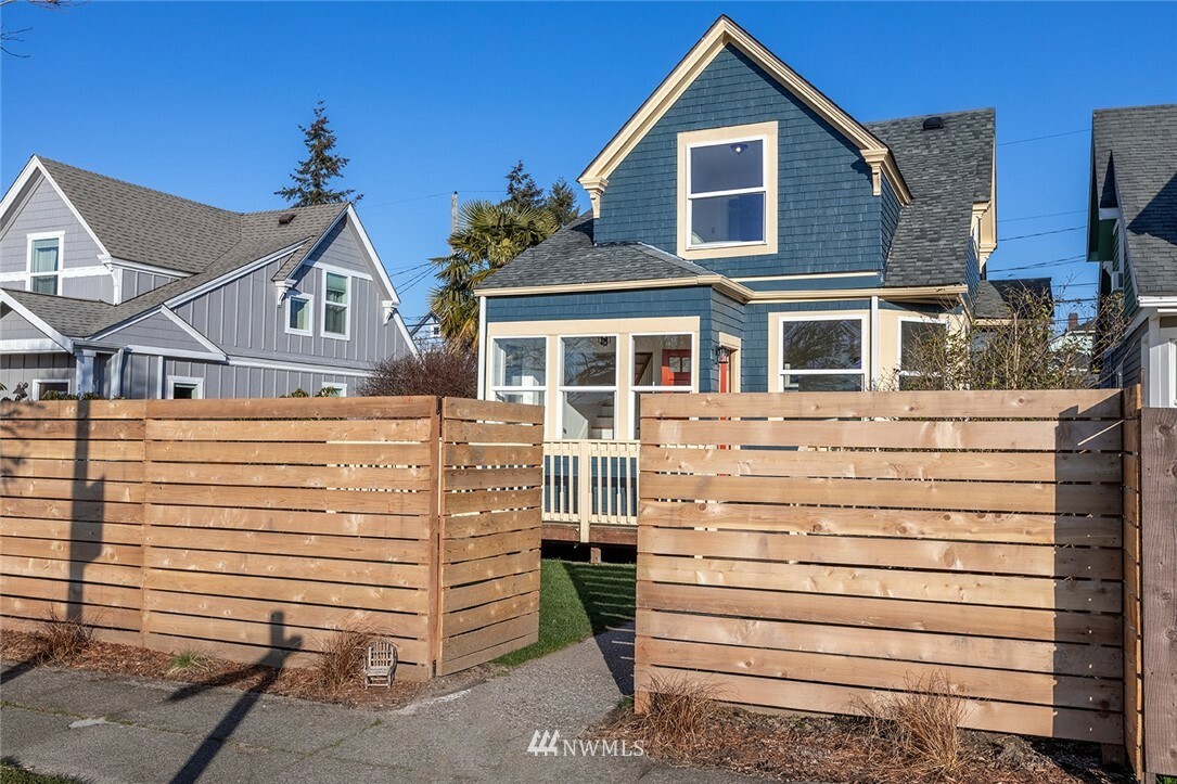 Property Photo:  1007 N Prospect Street  WA 98406 