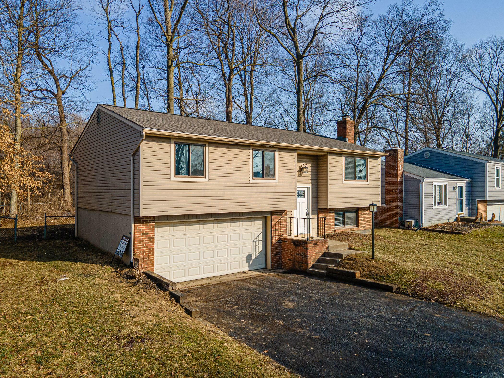 Property Photo: 3018 Woodloop Lane OH 43204