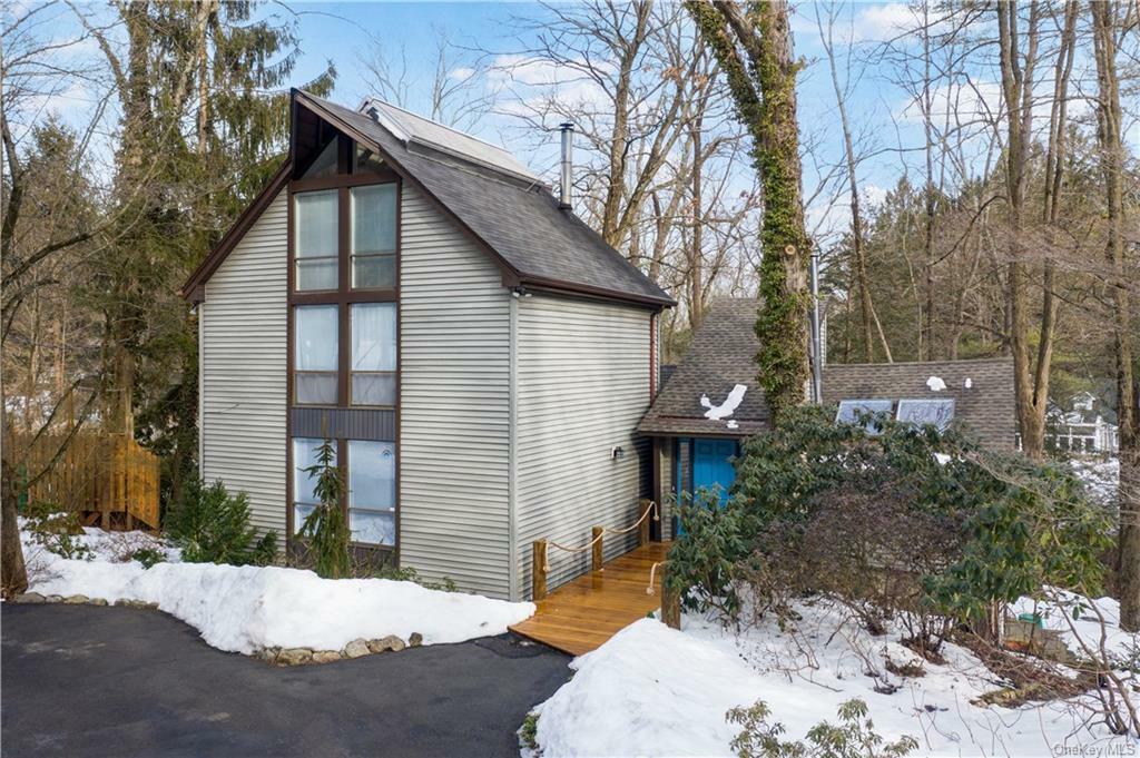 Property Photo:  28 W Gate Road  NY 10901 