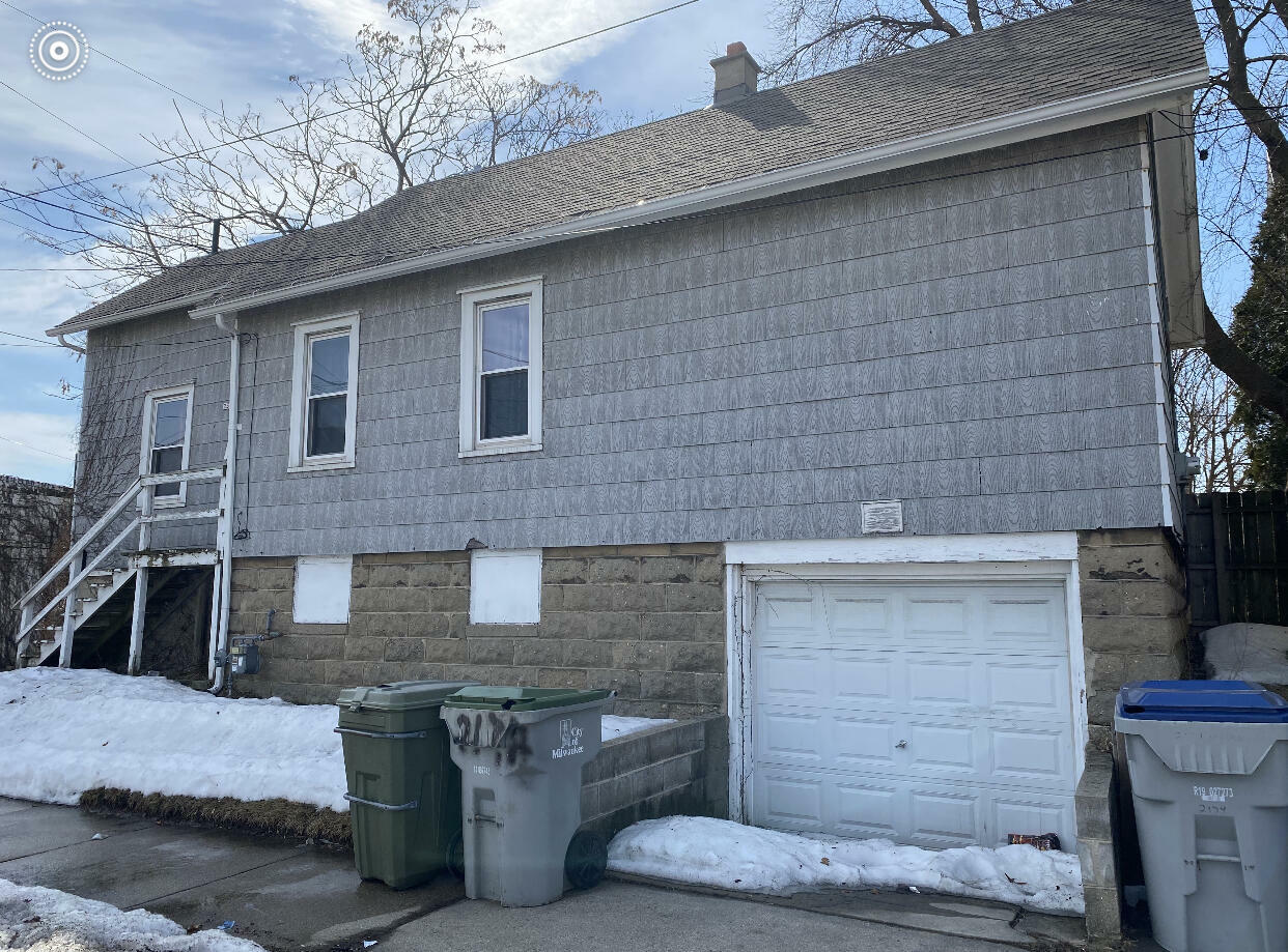 Property Photo: 2305 W Grant St WI 53215