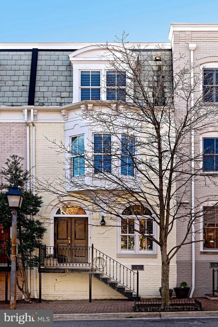 Property Photo:  120 Queen Street  VA 22314 