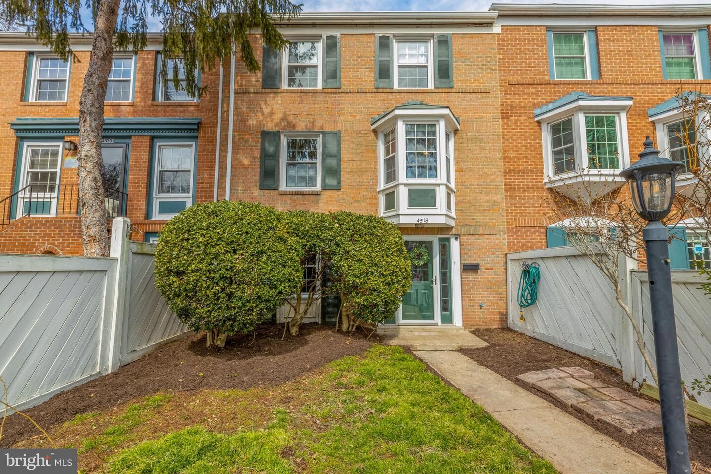 Property Photo:  4518 Squiredale Square  VA 22309 