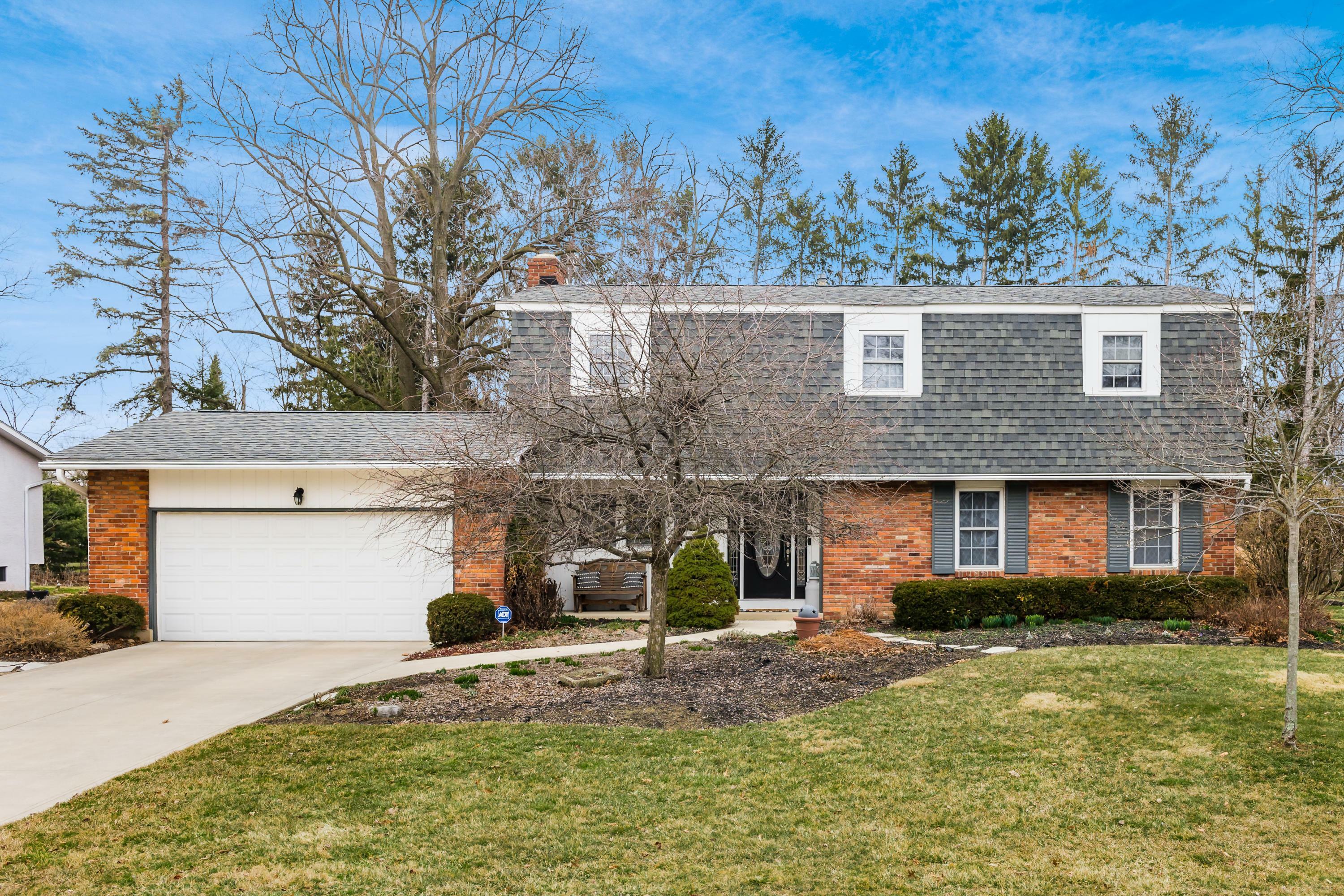 Property Photo: 1358 Reymond Road OH 43220