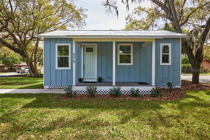 Property Photo:  575 18th Street E  FL 34208 