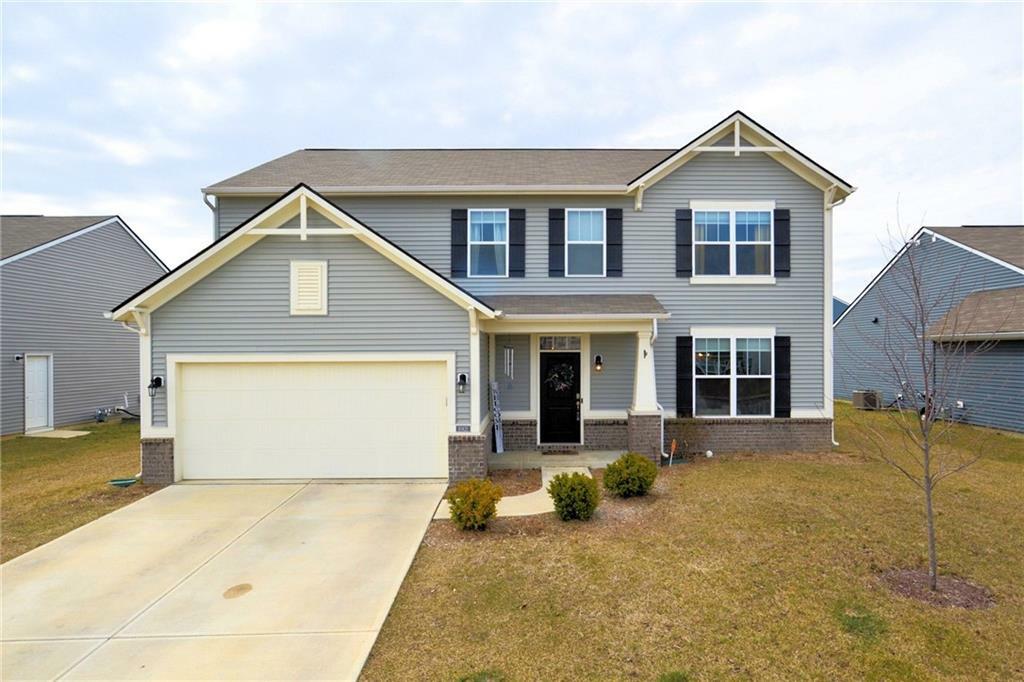 Property Photo: 10421 Hunters Crossing Boulevard IN 46239