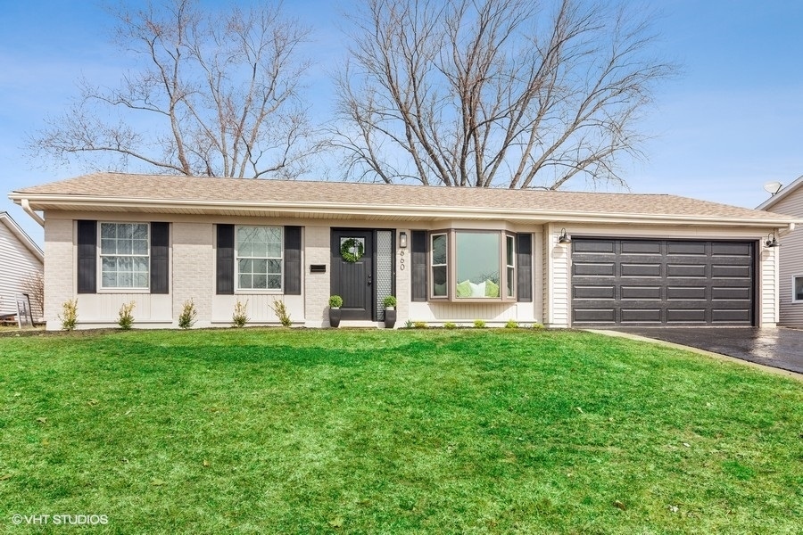 Property Photo: 660 Burr Oak Drive IL 60047