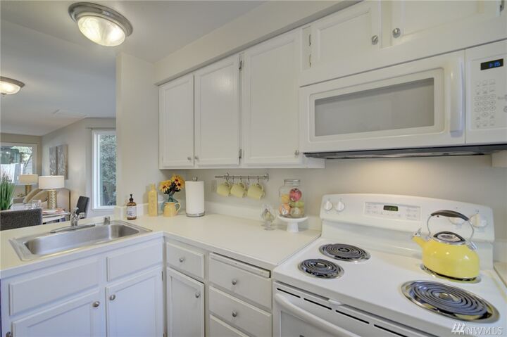 Property Photo:  9626 NE 121st Lane 26  WA 98034 