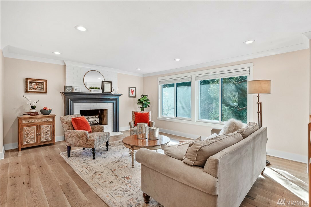 Property Photo: 8902 NE 195th St WA 98011