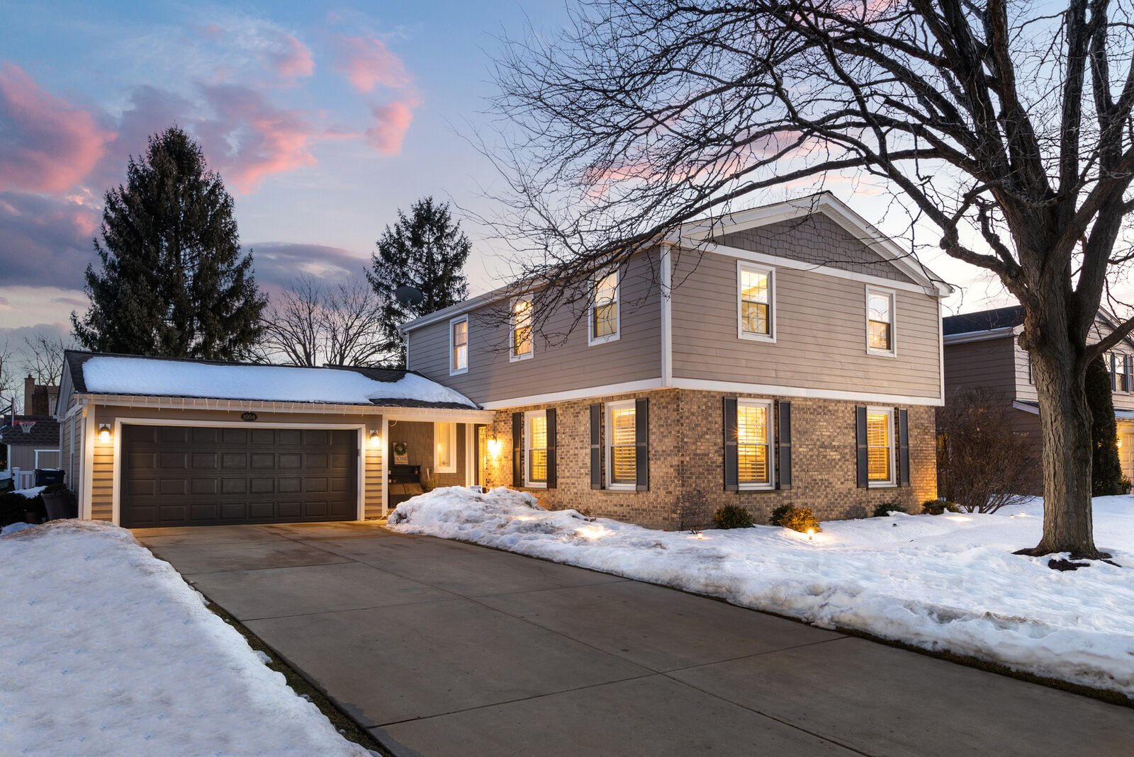 Property Photo: 1004 Iroquois Avenue IL 60563