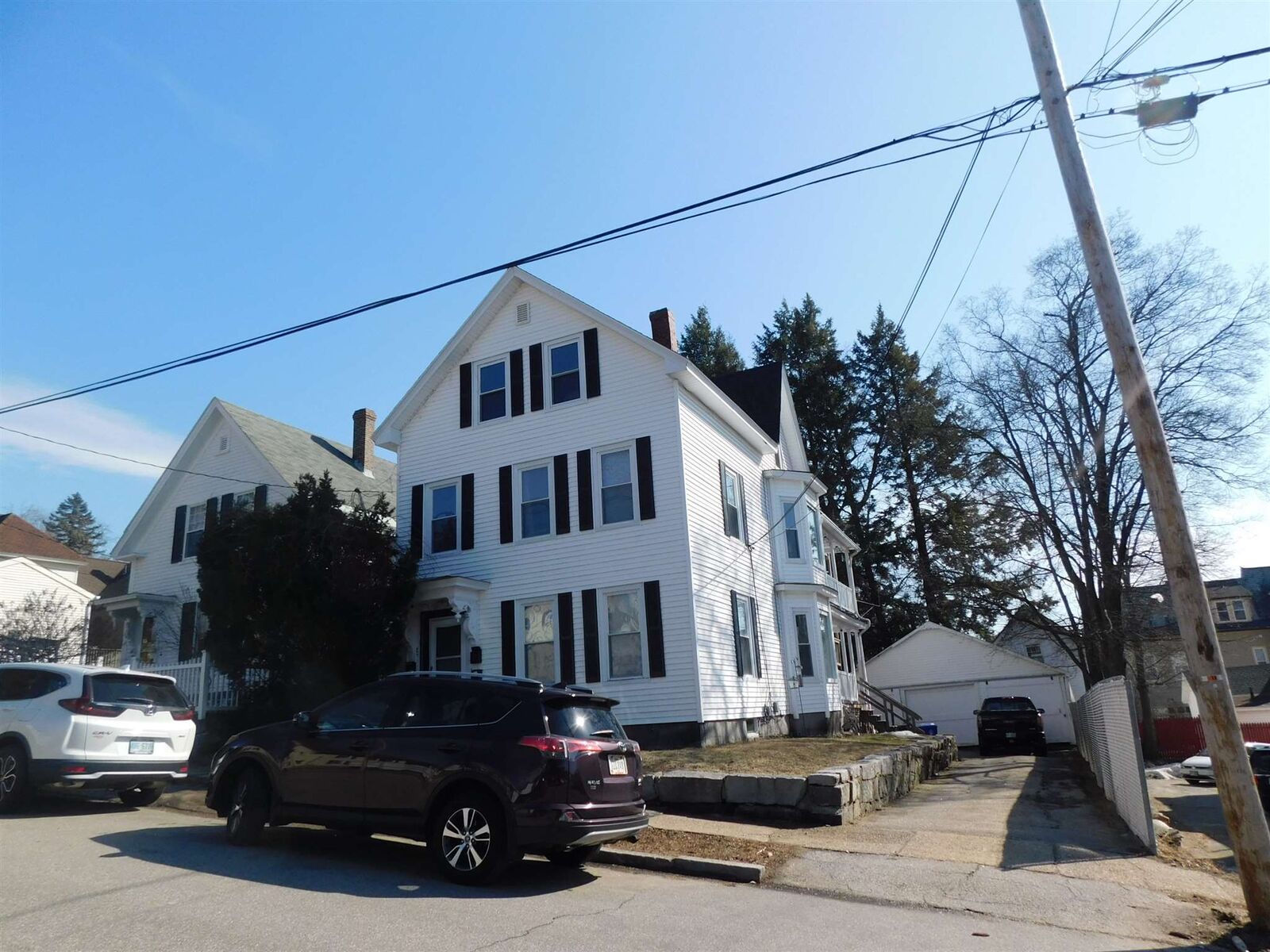 Property Photo:  347 E High Street  NH 03104 