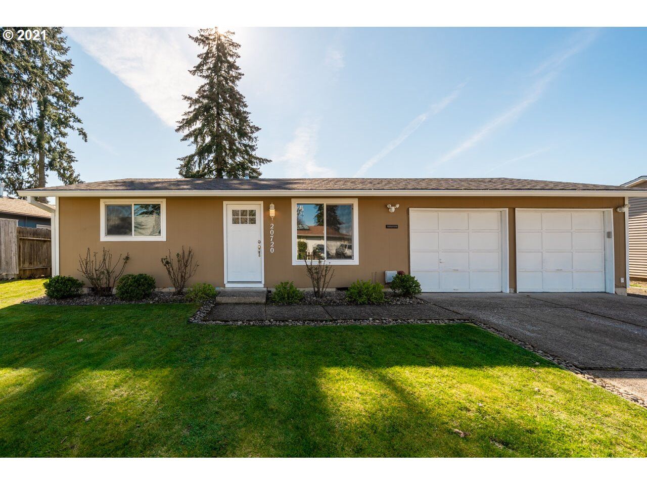 Property Photo:  