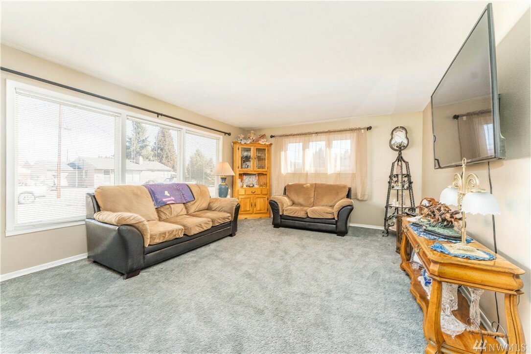 Property Photo: 1037 Montana St WA 98801