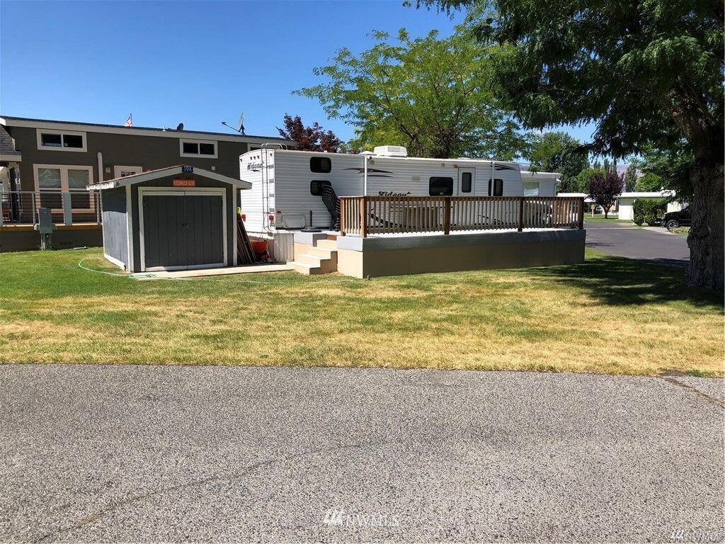 Property Photo:  8818 Crescent Bar Road NW 194  WA 98848 