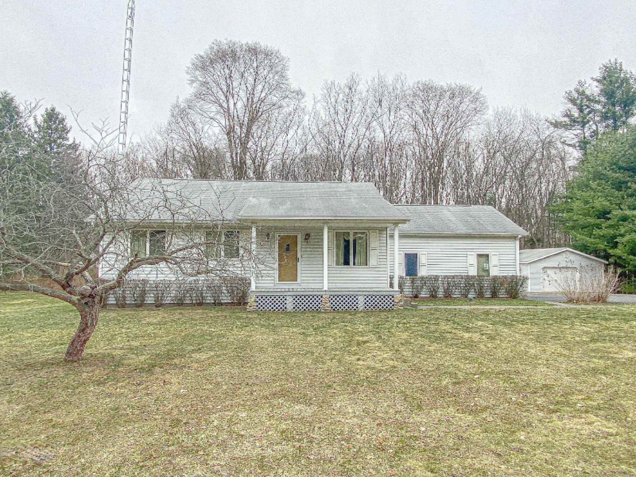 Property Photo:  2231 Maple Lane  MI 49120 