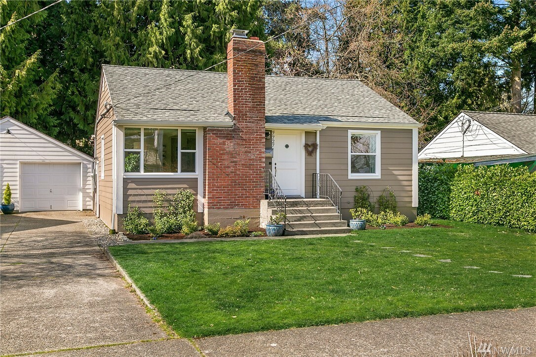 Property Photo:  7727 33rd Ave NE  WA 98115 