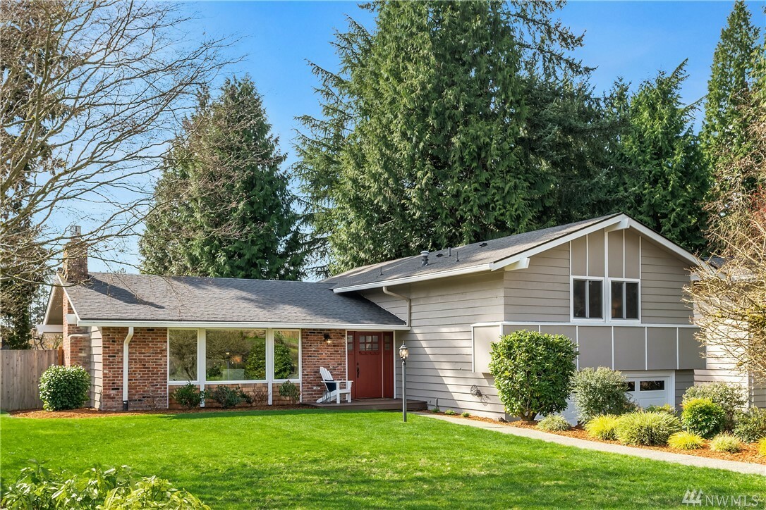 Property Photo:  10503 NE 197th St  WA 98011 