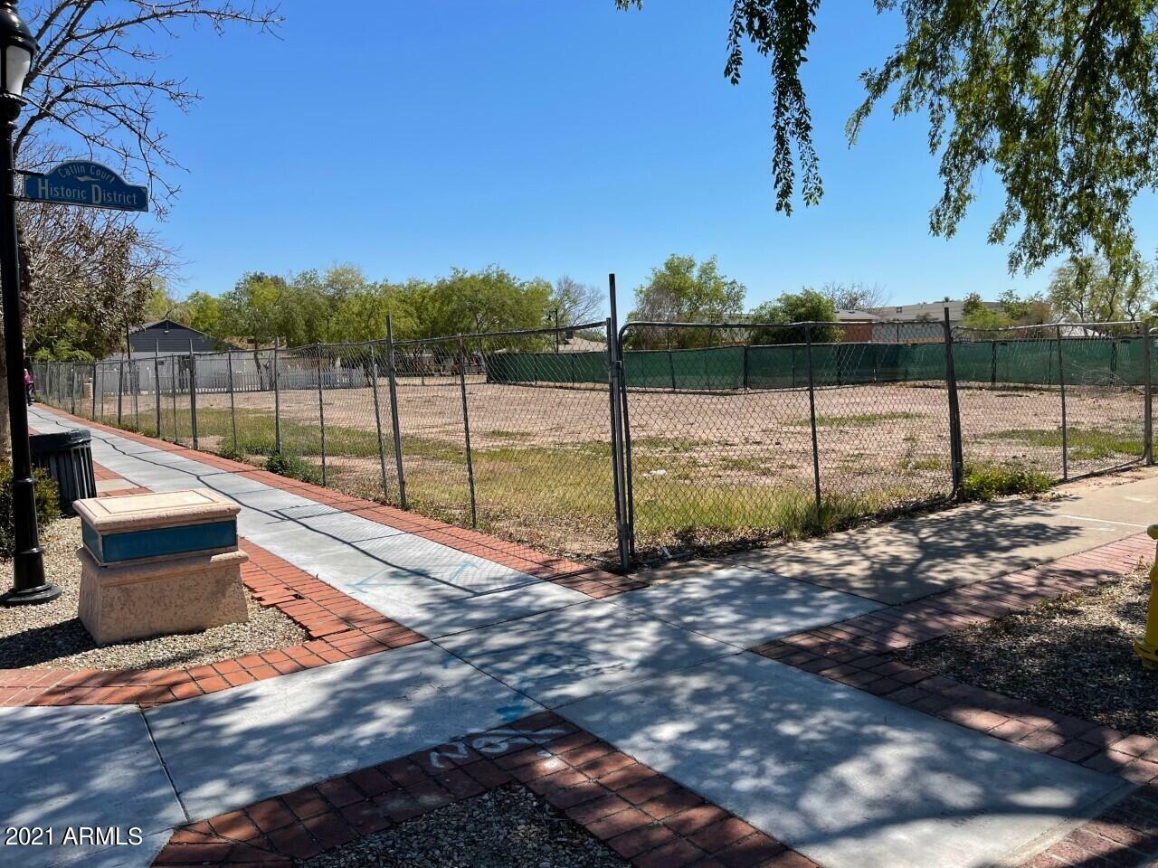 Property Photo:  7149 N 58th Avenue 14  AZ 85301 