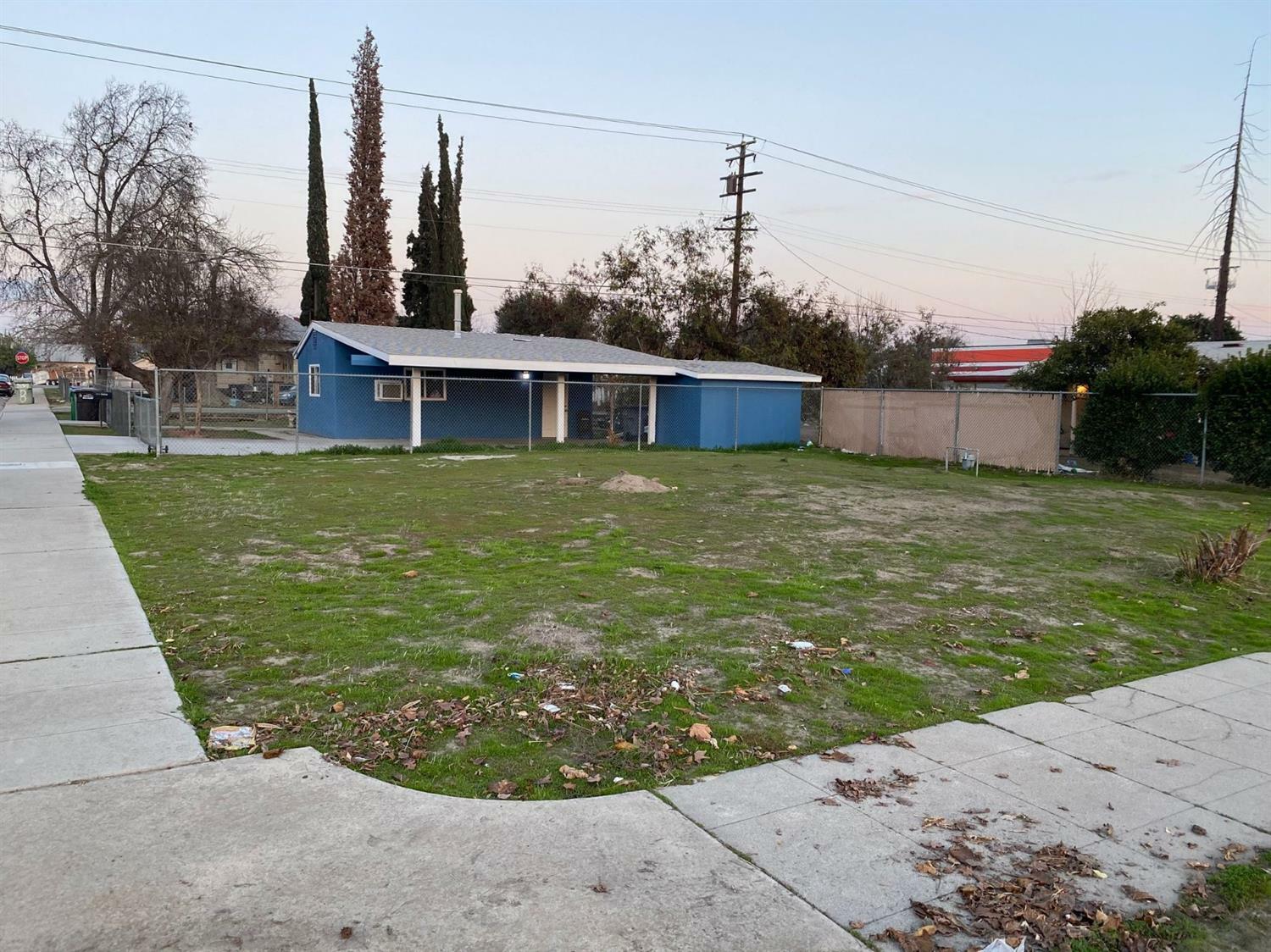 Property Photo:  1814 Sherman Street  CA 93662 