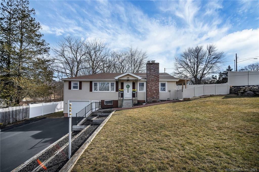 Property Photo:  35 Bliven Street  CT 06340 