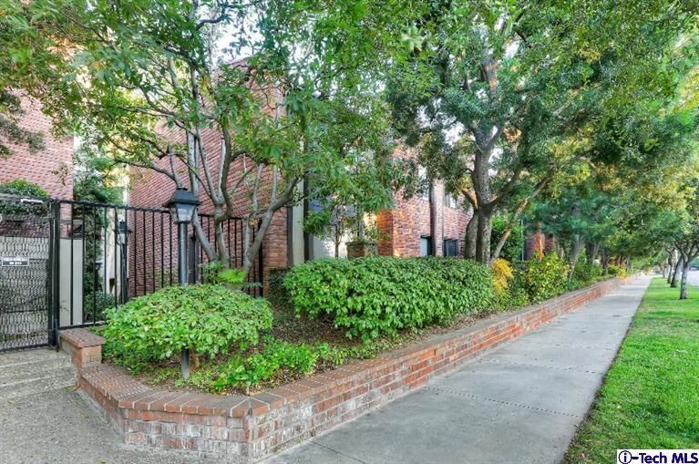 Property Photo:  700 S Lake Avenue 106  CA 91106 