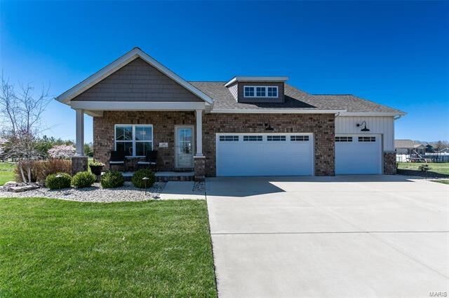 Property Photo: 261 Gabrielle Circle 62010