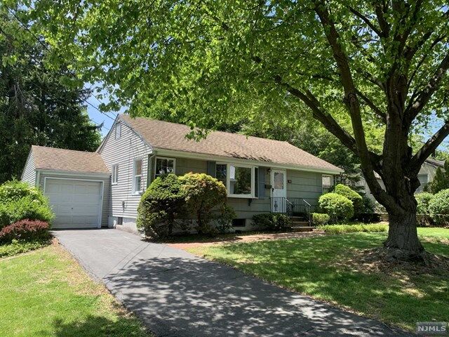 Property Photo:  18 Sienna Way  NJ 07436 
