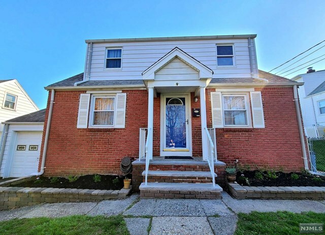 Property Photo:  47 Sherwood Street  NJ 07013 