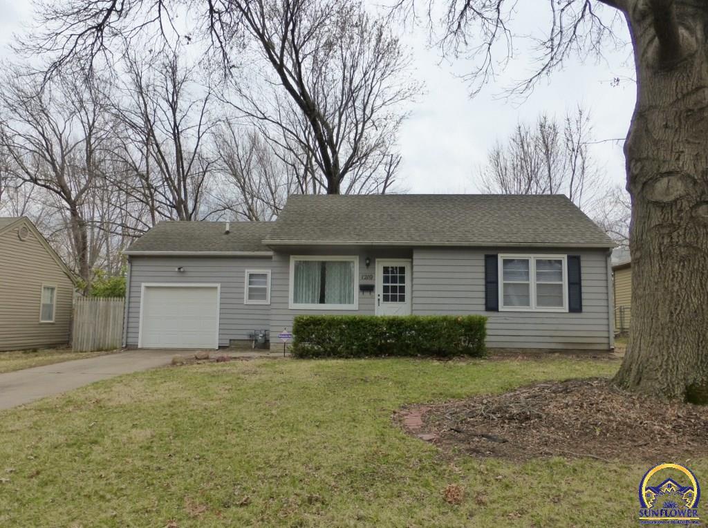 Property Photo: 1210 SW Watson Ave KS 66604