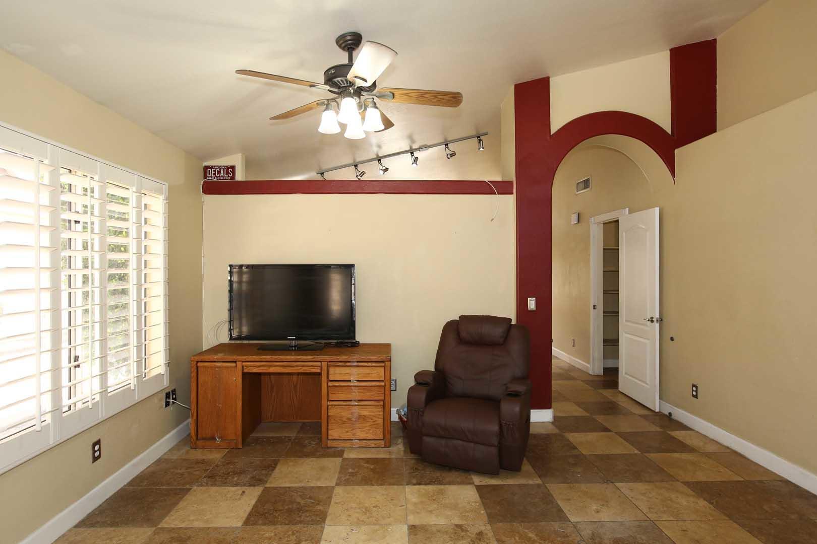 Property Photo: 319 W Aire Libre Avenue AZ 85023