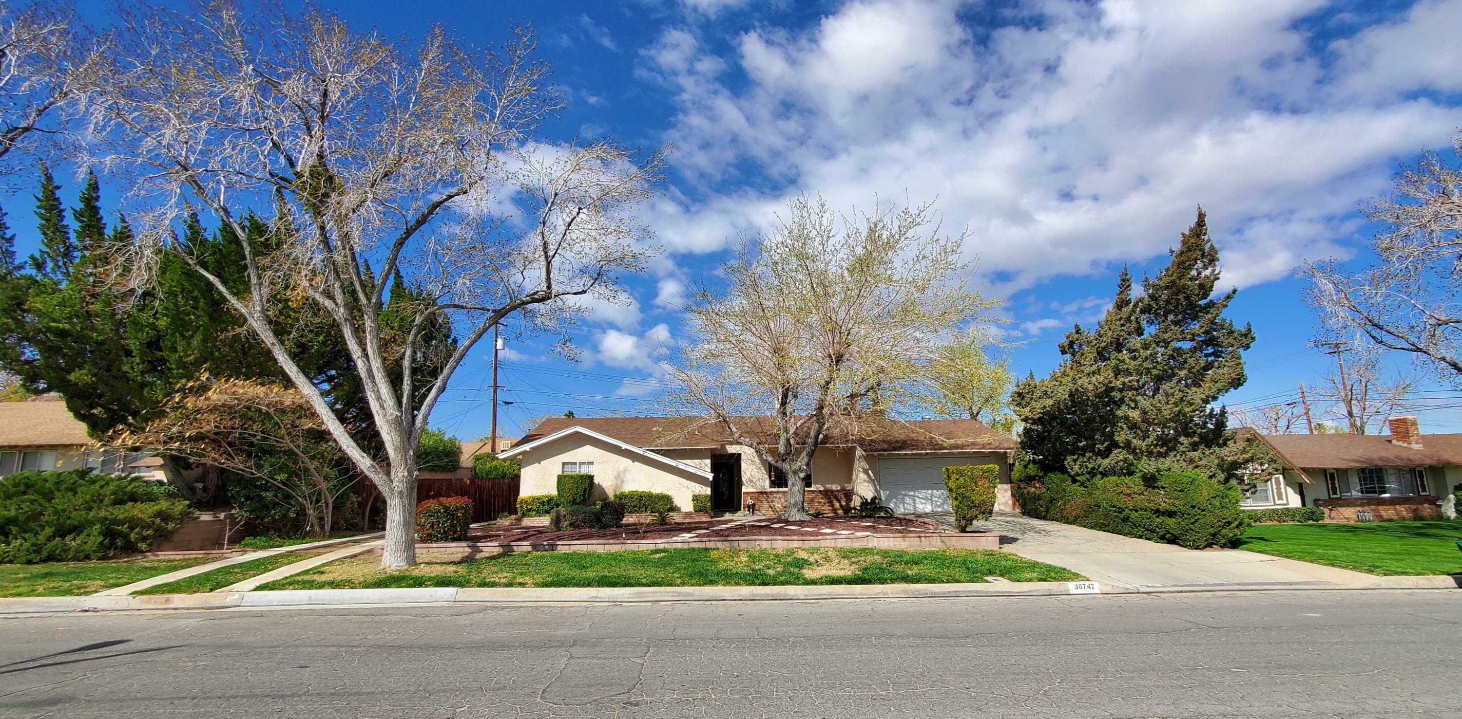 Property Photo:  38747 Sage Tree Street  CA 93551 