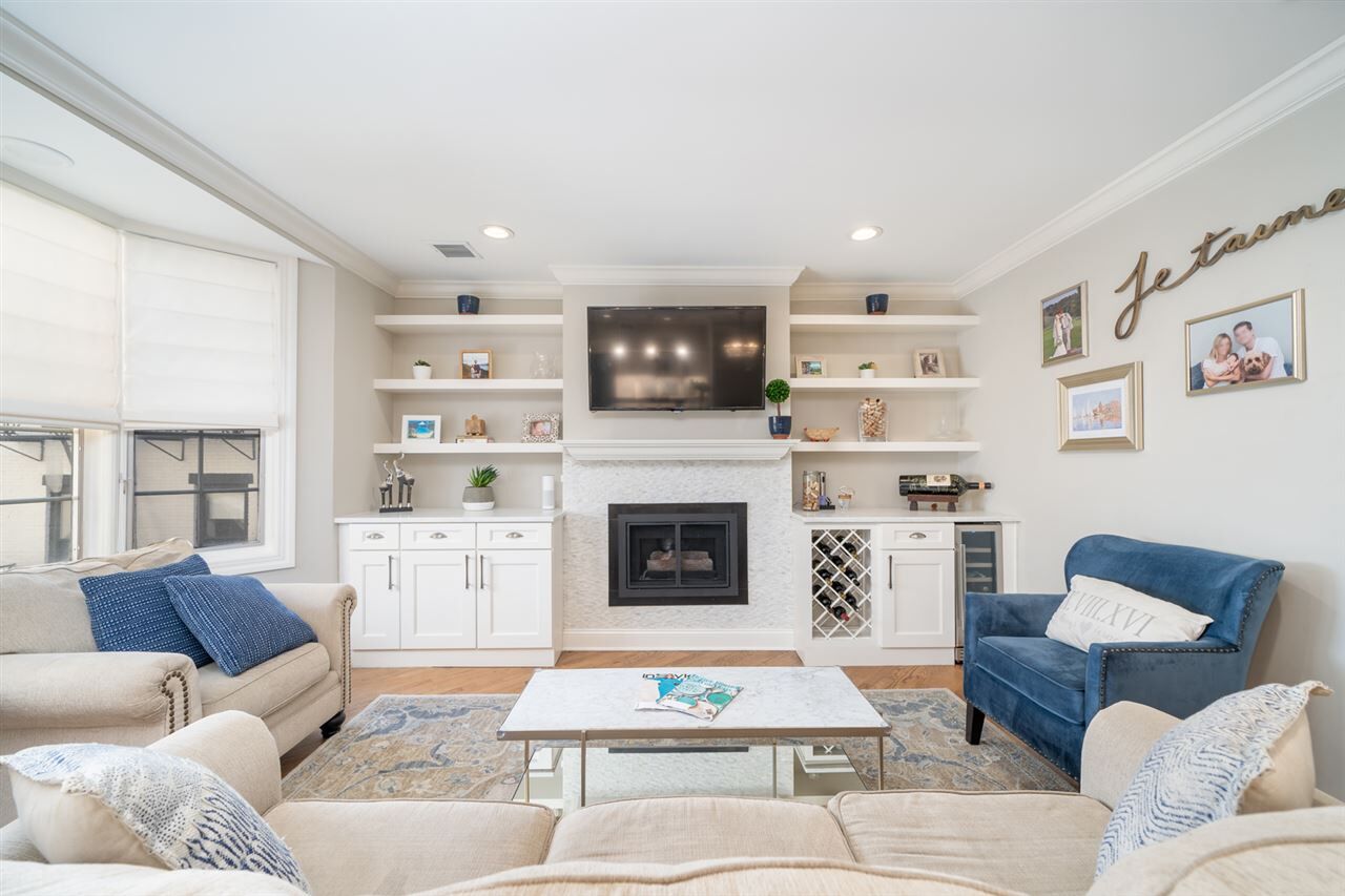 Property Photo:  1108 Hudson St 5B  NJ 07030 