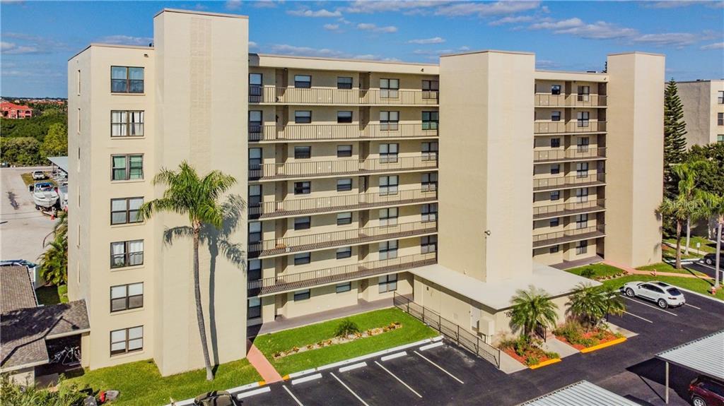 Property Photo: 1000 Cove Cay Drive 7D FL 33760