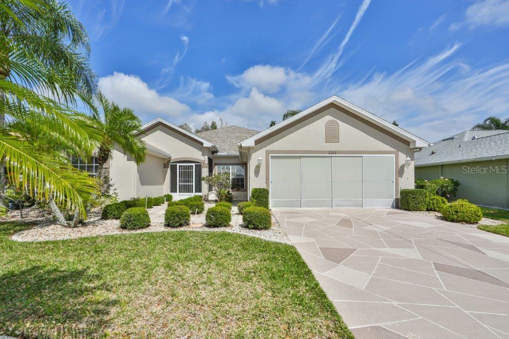 Property Photo:  2212 N Creek Court  FL 33573 