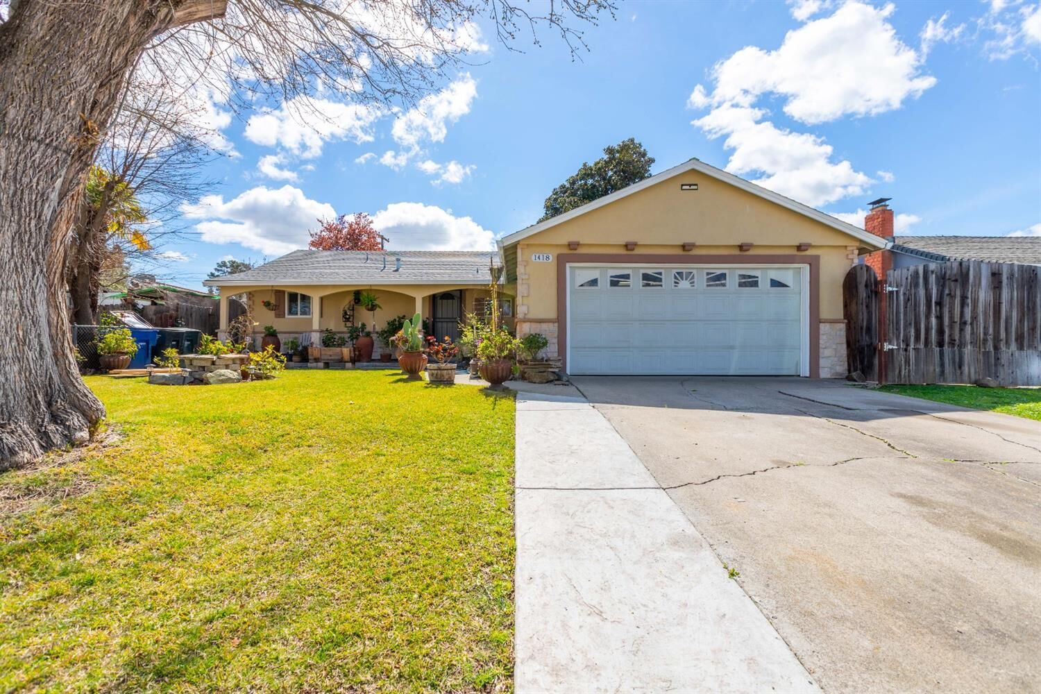 Property Photo:  1418 68th Avenue  CA 95822 