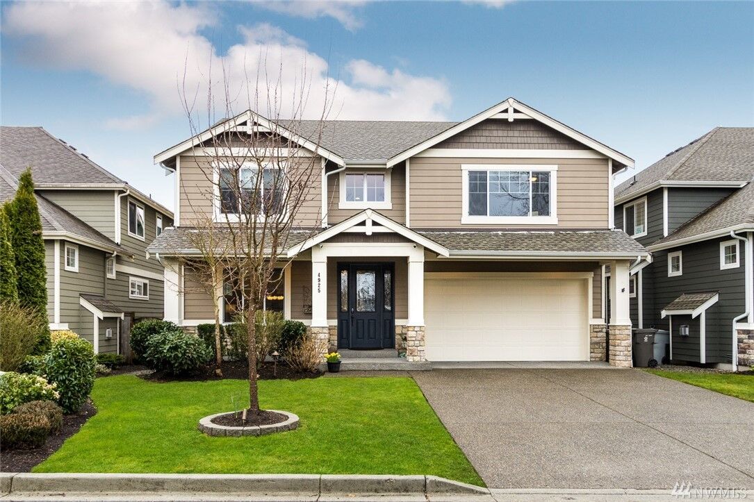 Property Photo:  4925 NE 8th St  WA 98059 