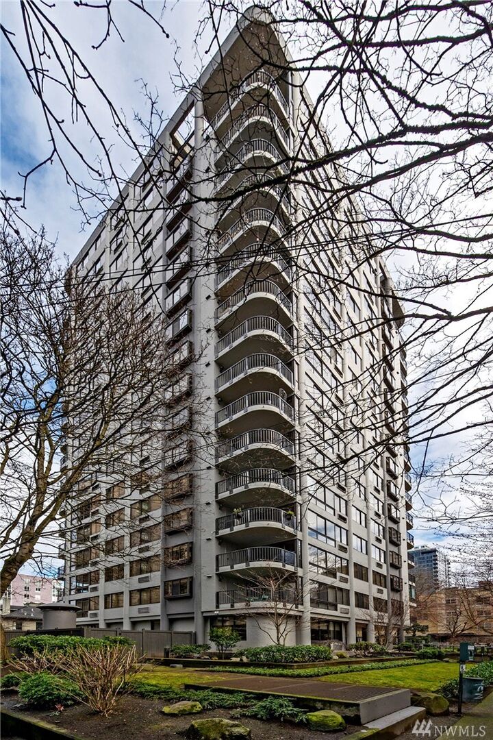 1120 Spring St 303  Seattle WA 98104 photo