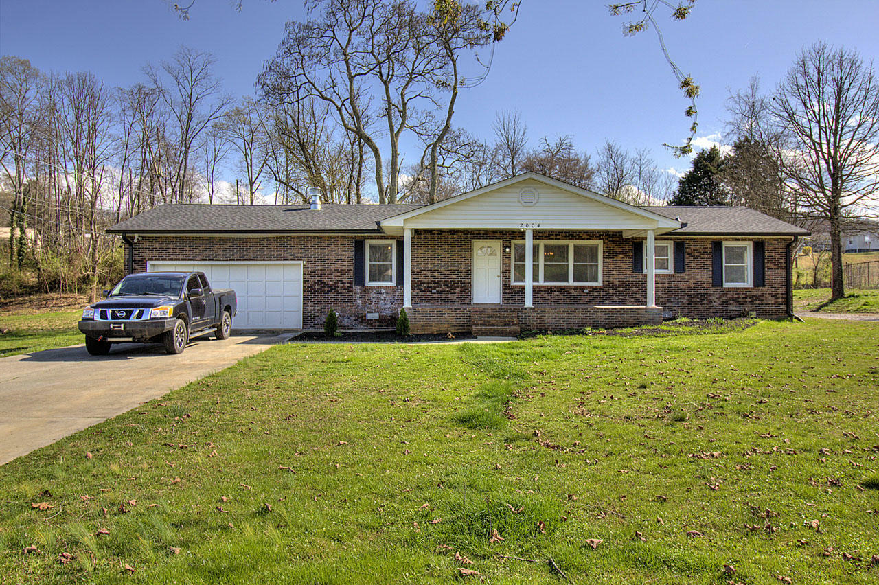 Property Photo: 2004 Kimberlin Heights Rd TN 37920