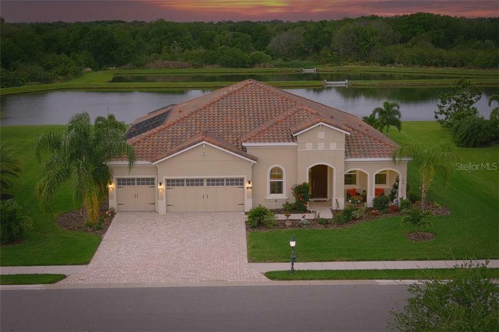 Property Photo: 512 165th Street E FL 34212